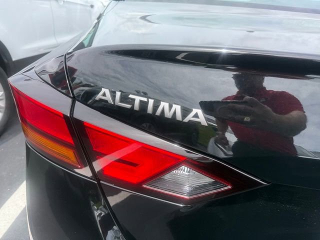 Used 2025 Nissan Altima 2.5 SV FWD image 8