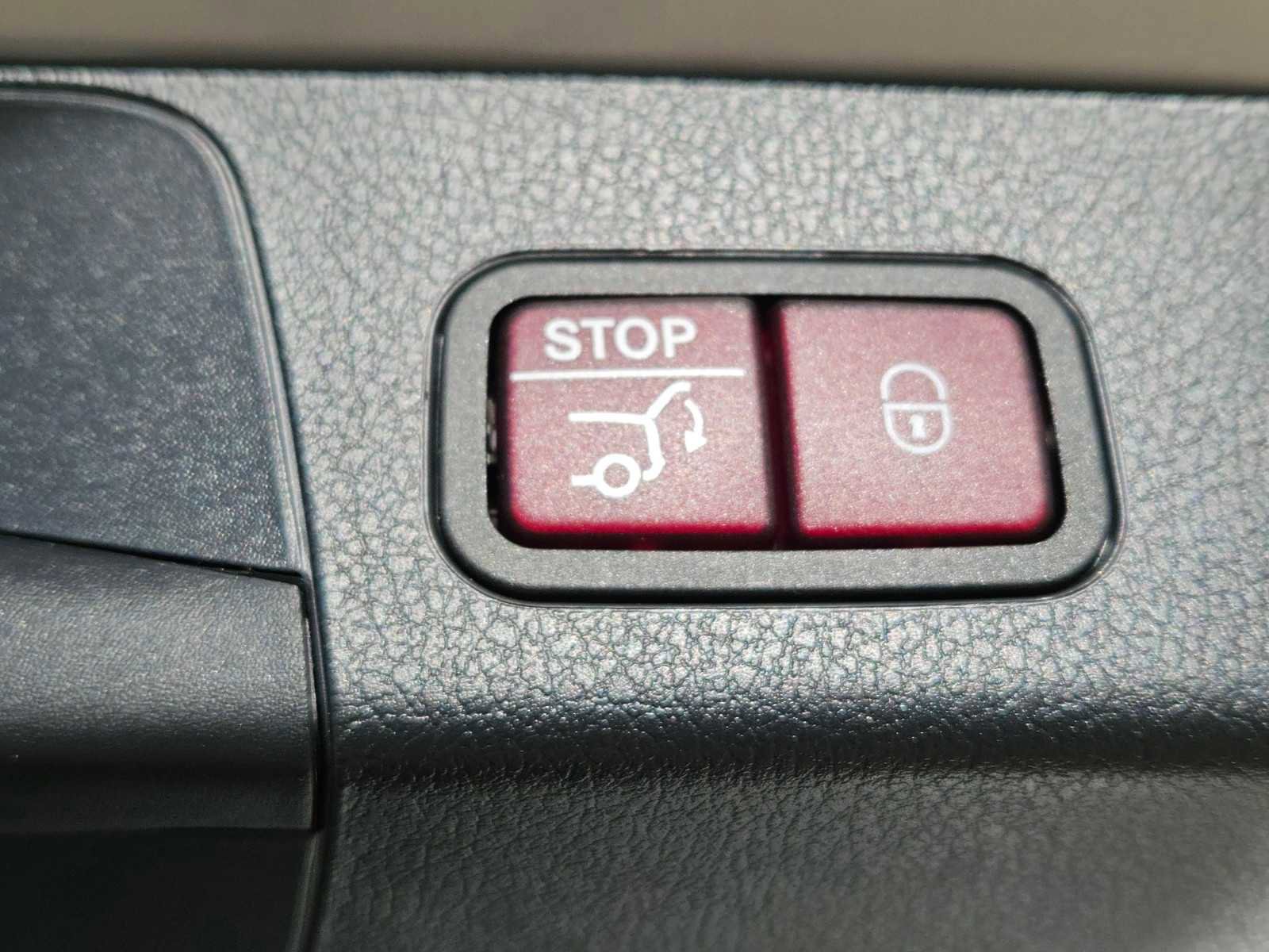 Certified 2023 Mercedes-Benz GLB 250 image 13