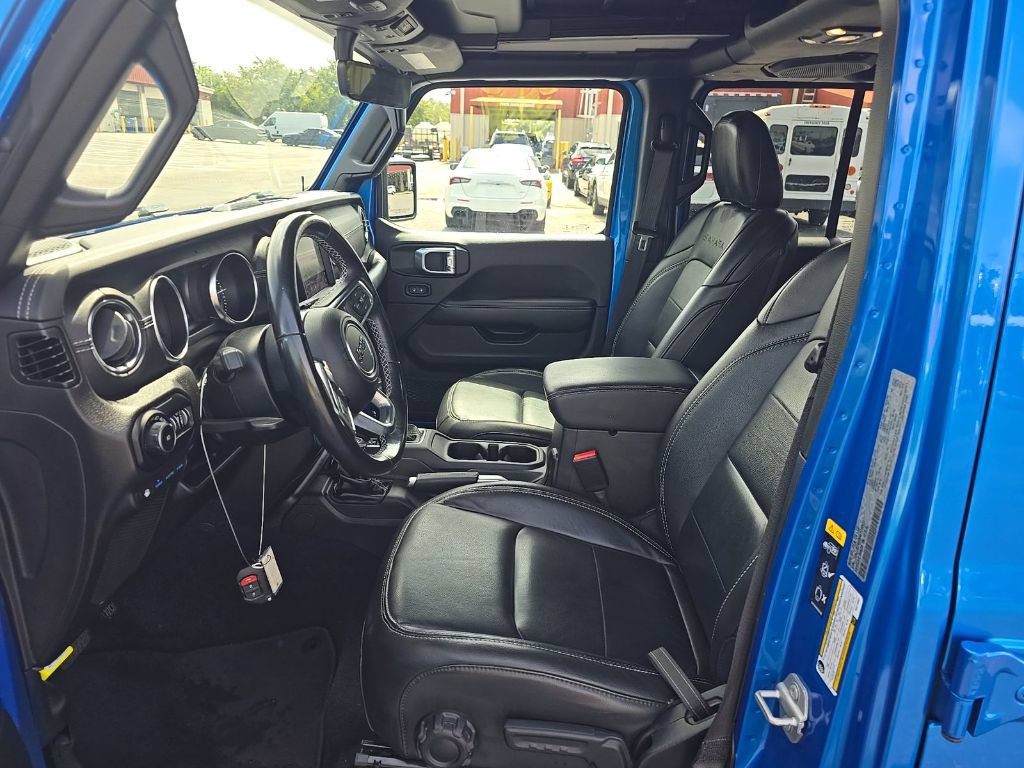 Used 2022 Jeep Wrangler Unlimited Sahara AWD/4WD image 2