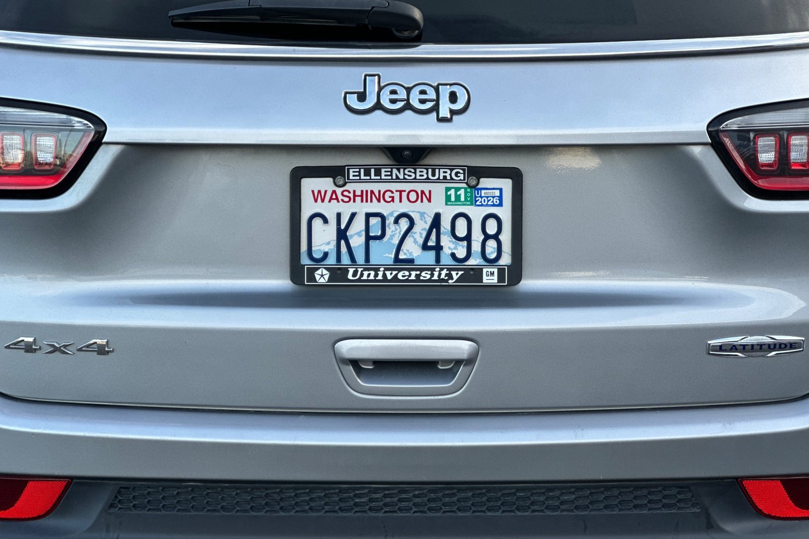 Used 2024 Jeep Compass Latitude image 45