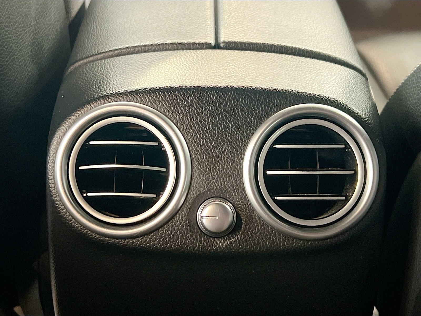 Used 2019 Mercedes-Benz GLC 300 4MATIC Coupe w/ Multimedia Package image 19