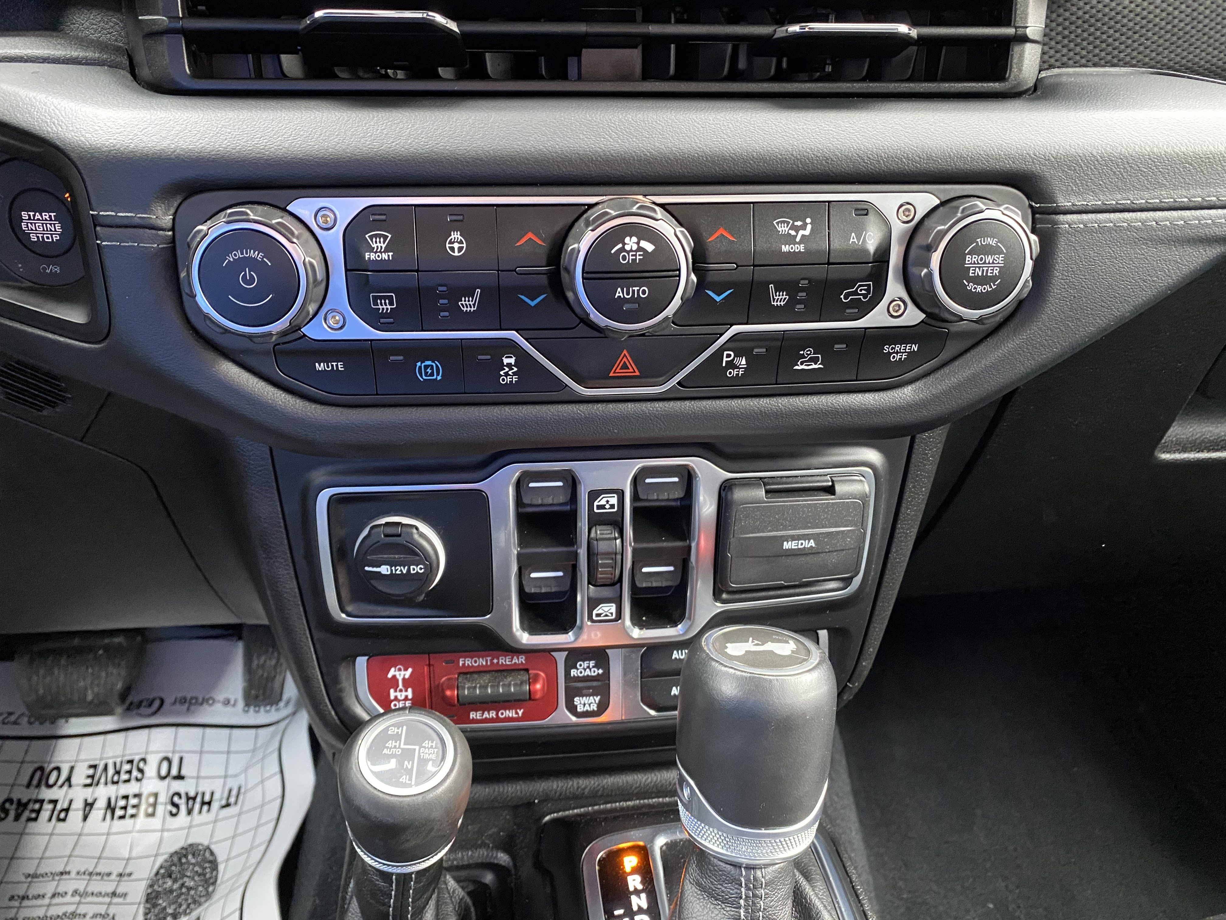 Used 2024 Jeep Wrangler Unlimited Rubicon 4xe image 29