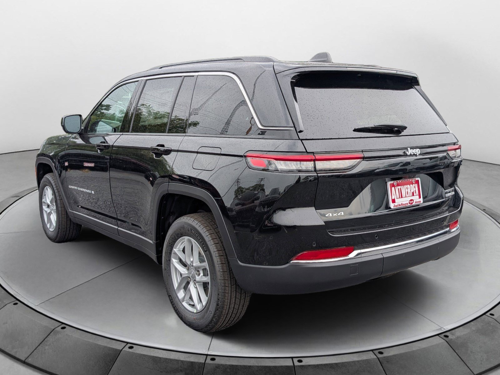 New 2025 Jeep Grand Cherokee Laredo w/ Luxury Tech Group I AWD/4WD image 5