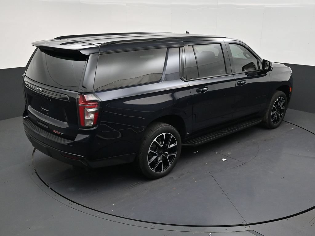 Used 2024 Chevrolet Suburban RST w/ Luxury Package RWD image 16