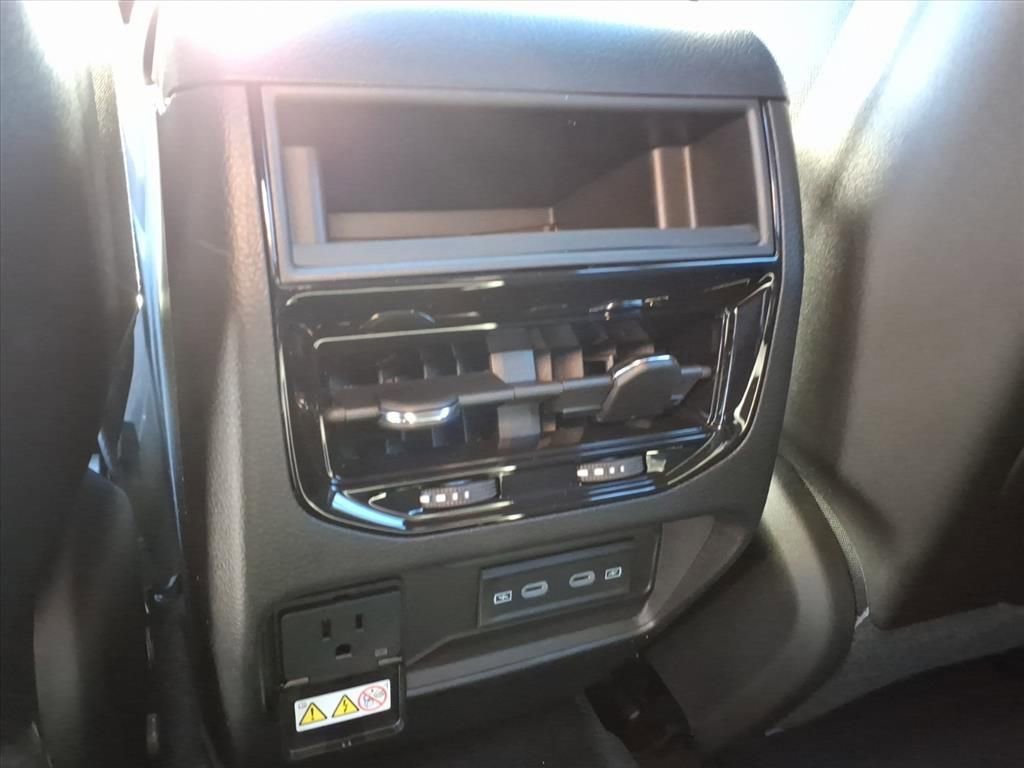 New 2026 Jeep Grand Cherokee Altitude image 33