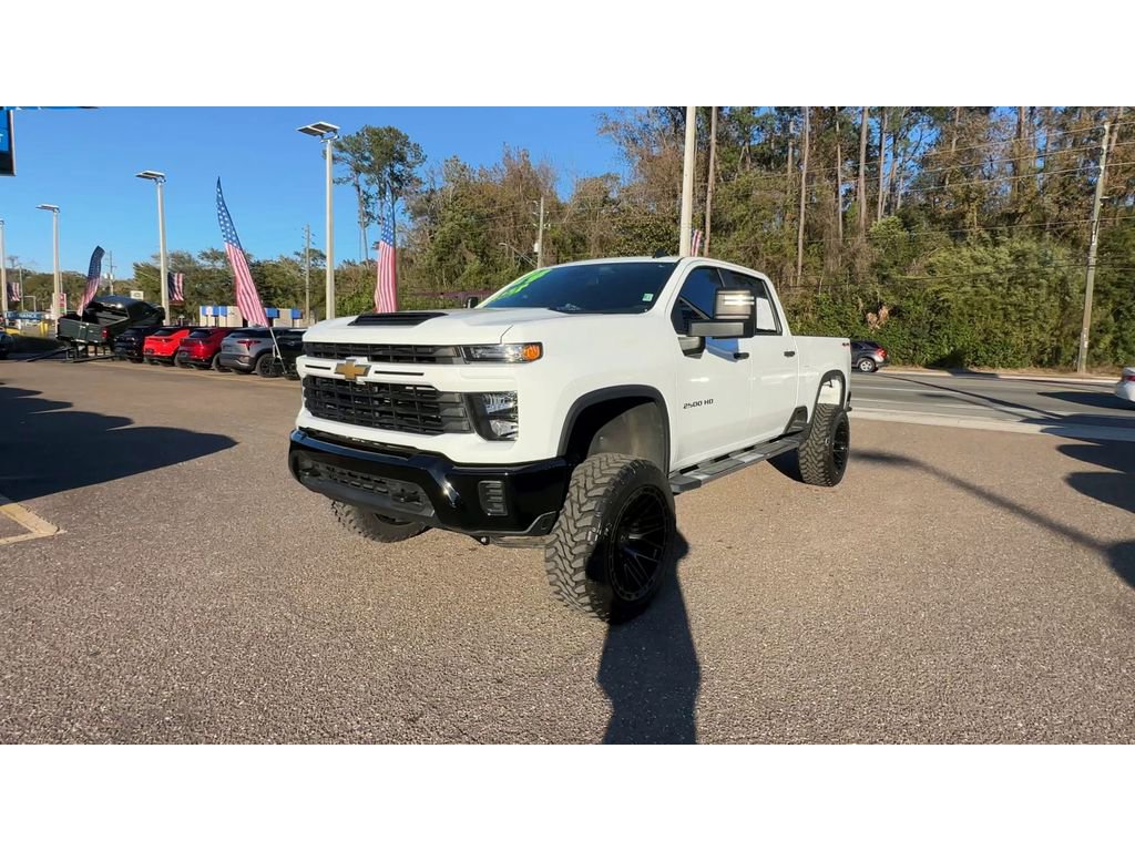 Used 2024 Chevrolet Silverado 2500 Custom image 3
