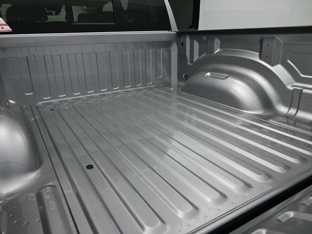 New 2026 RAM 1500 4x4 Crew Cab image 17