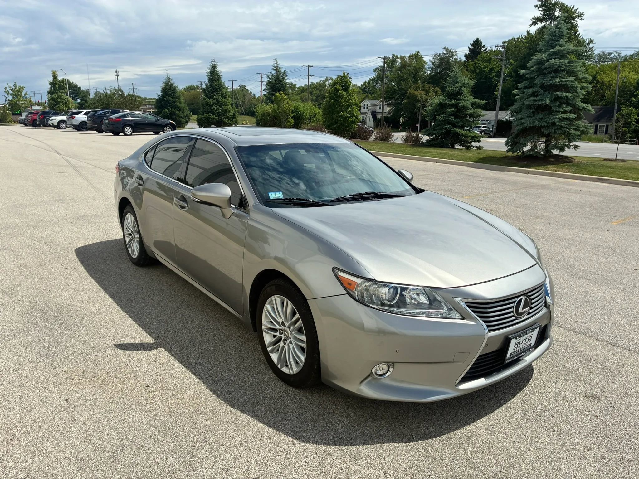 Used 2015 Lexus ES 350 w/ Luxury Package FWD image 3