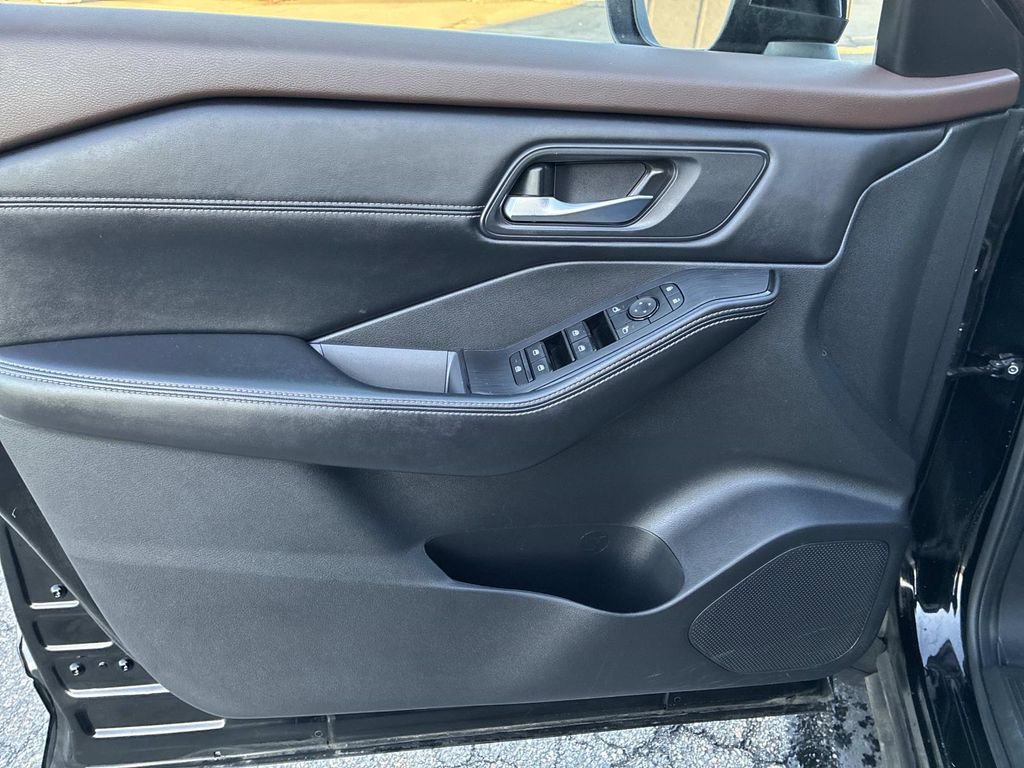 Certified 2023 Nissan Rogue SV w/ SV Premium B Package image 20