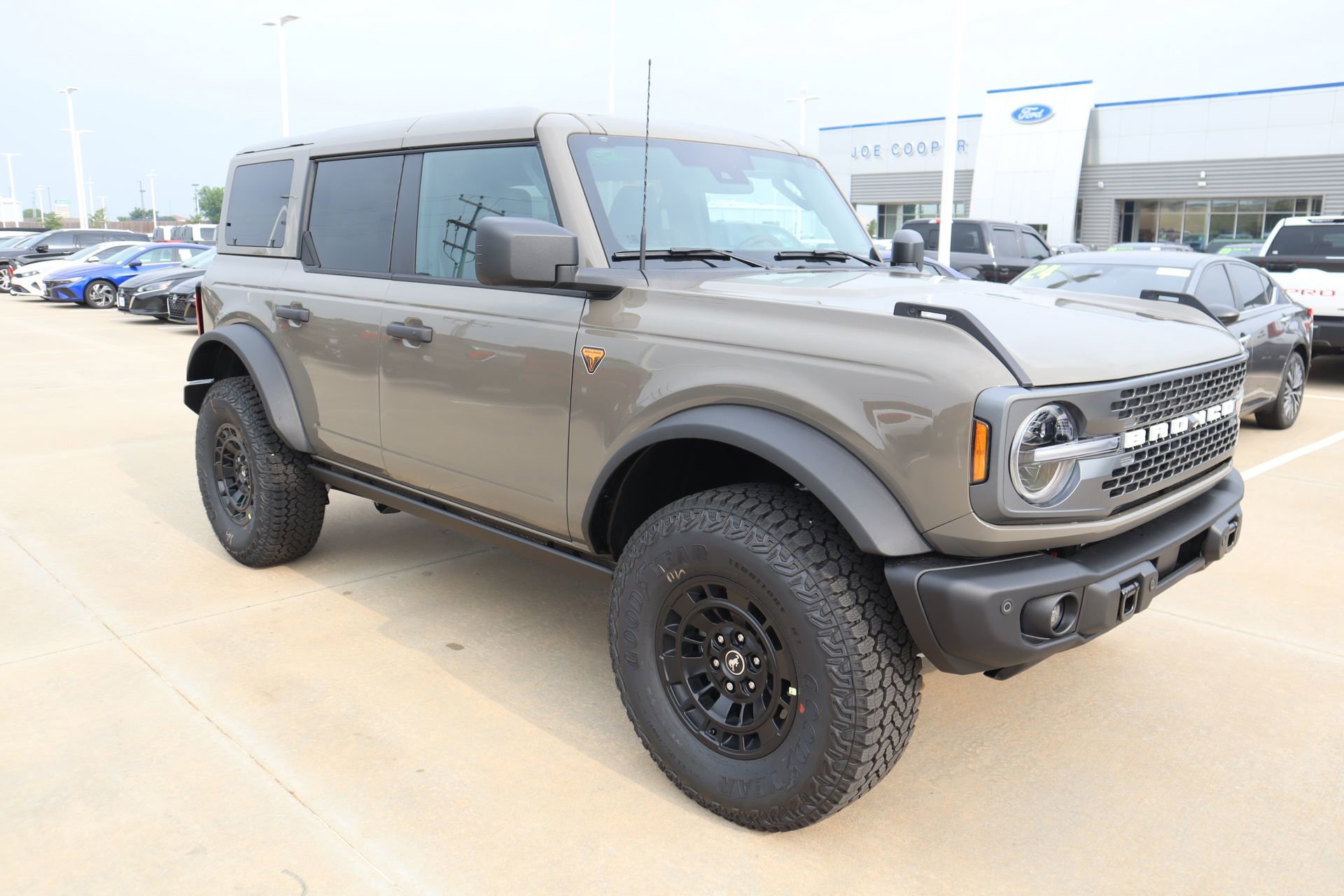 New 2026 Ford Bronco Badlands AWD/4WD image 1
