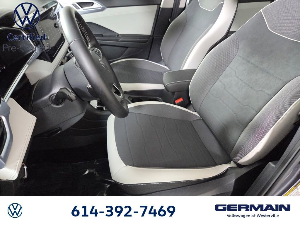 Certified 2025 Volkswagen Taos SE image 15