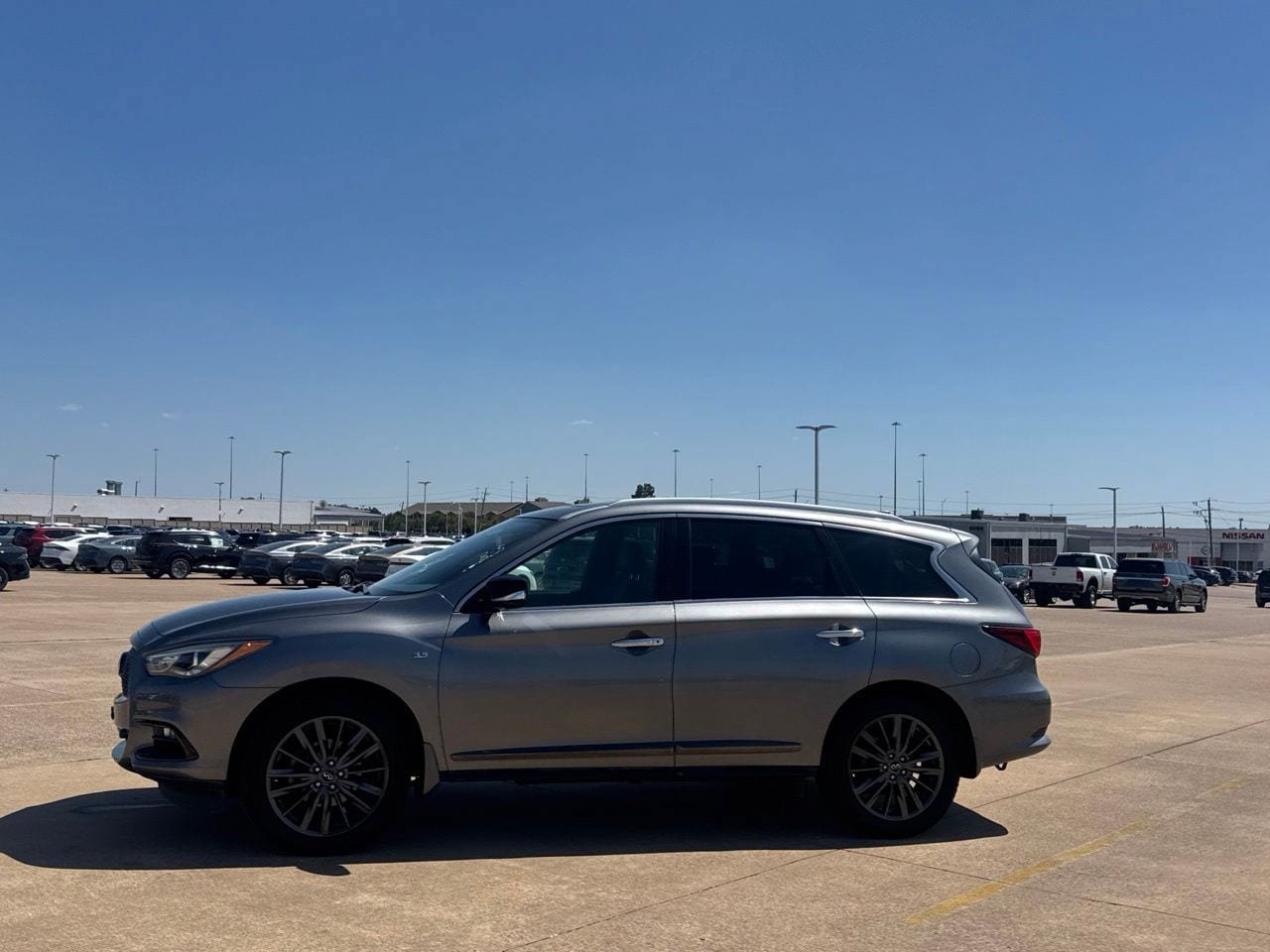Used 2020 INFINITI QX60 Luxe w/ Edition 30 Essential Package FWD image 14
