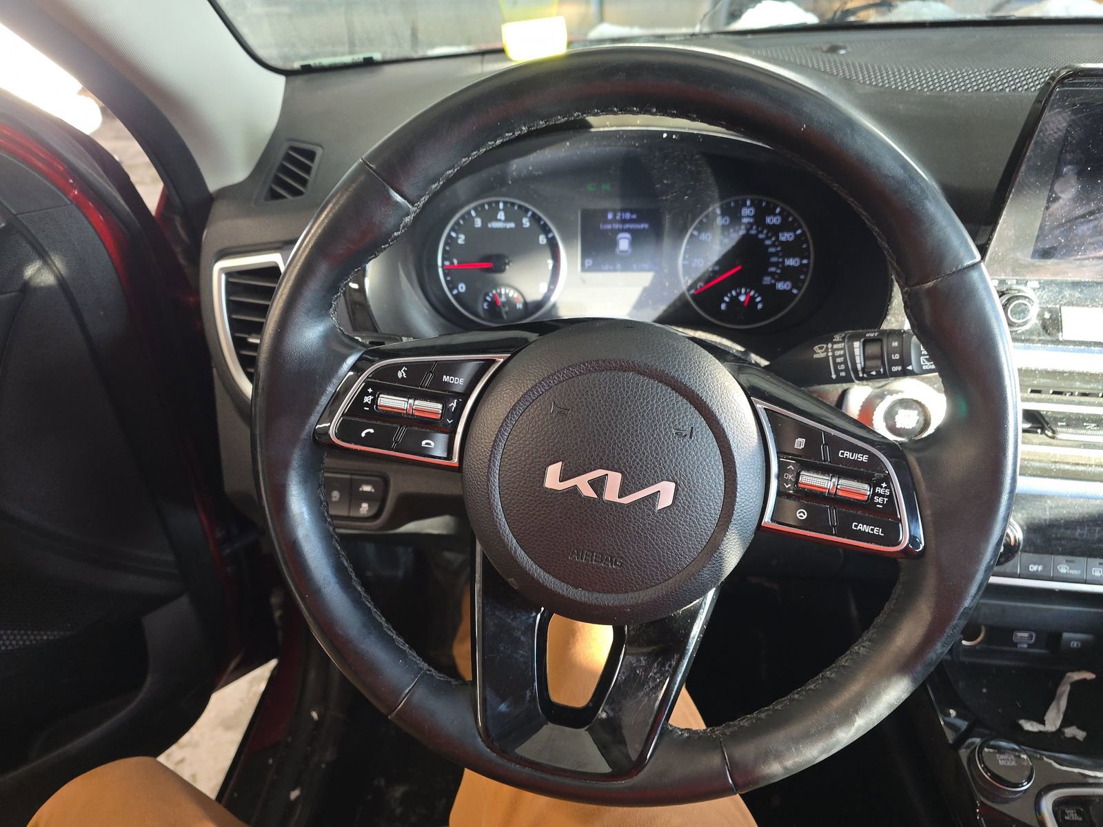 Used 2023 Kia Seltos S w/ Navigation Package image 10