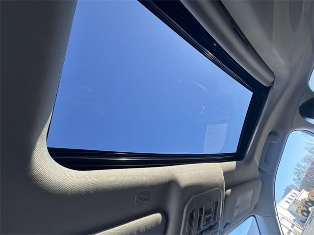 Used 2021 Toyota Highlander XLE image 19