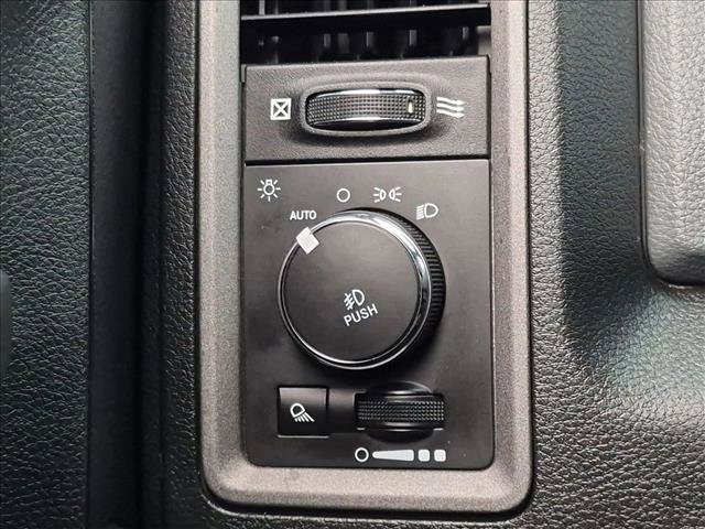 Used 2017 RAM 1500 Express w/ Express Value Package AWD/4WD image 17
