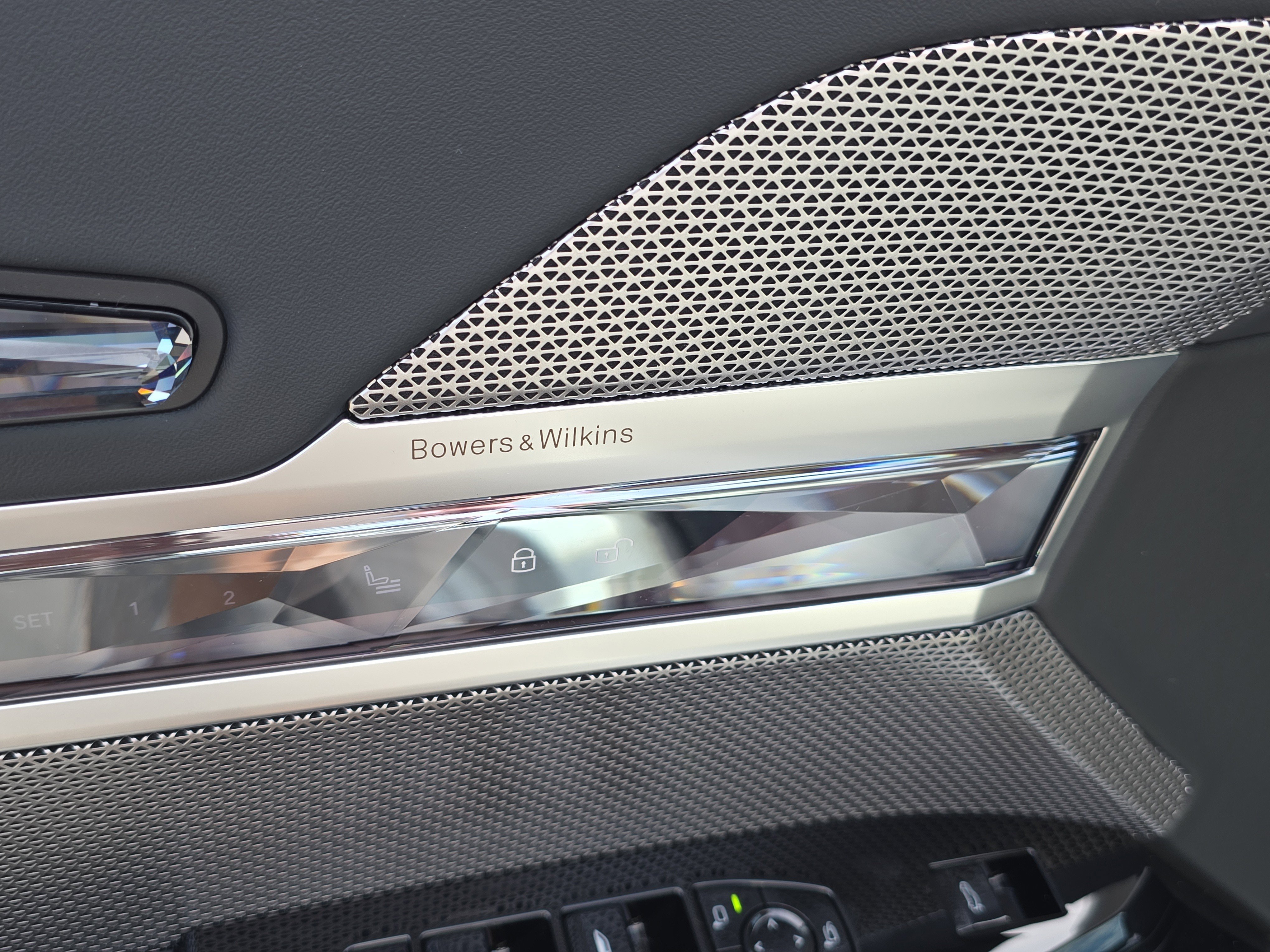 New 2026 BMW 750e xDrive image 19