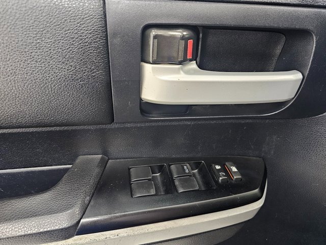 Used 2014 Toyota Tundra SR5 w/ SR5 Upgrade Package image 28