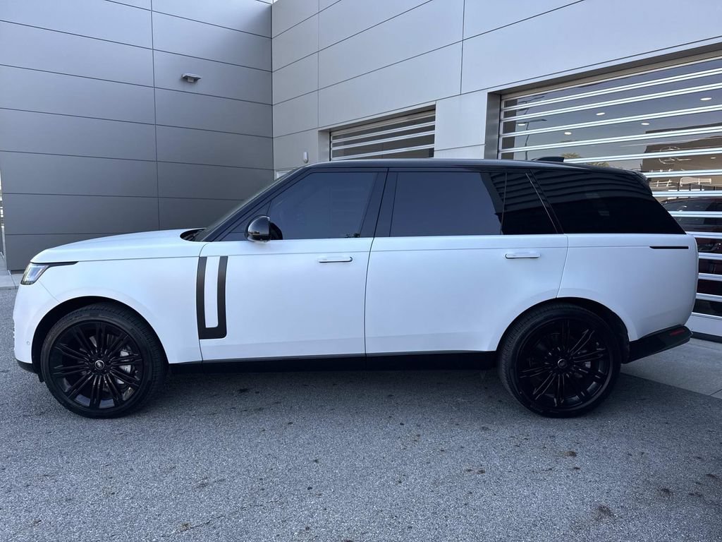 Used 2025 Land Rover Range Rover Long Wheelbase SE AWD/4WD image 4