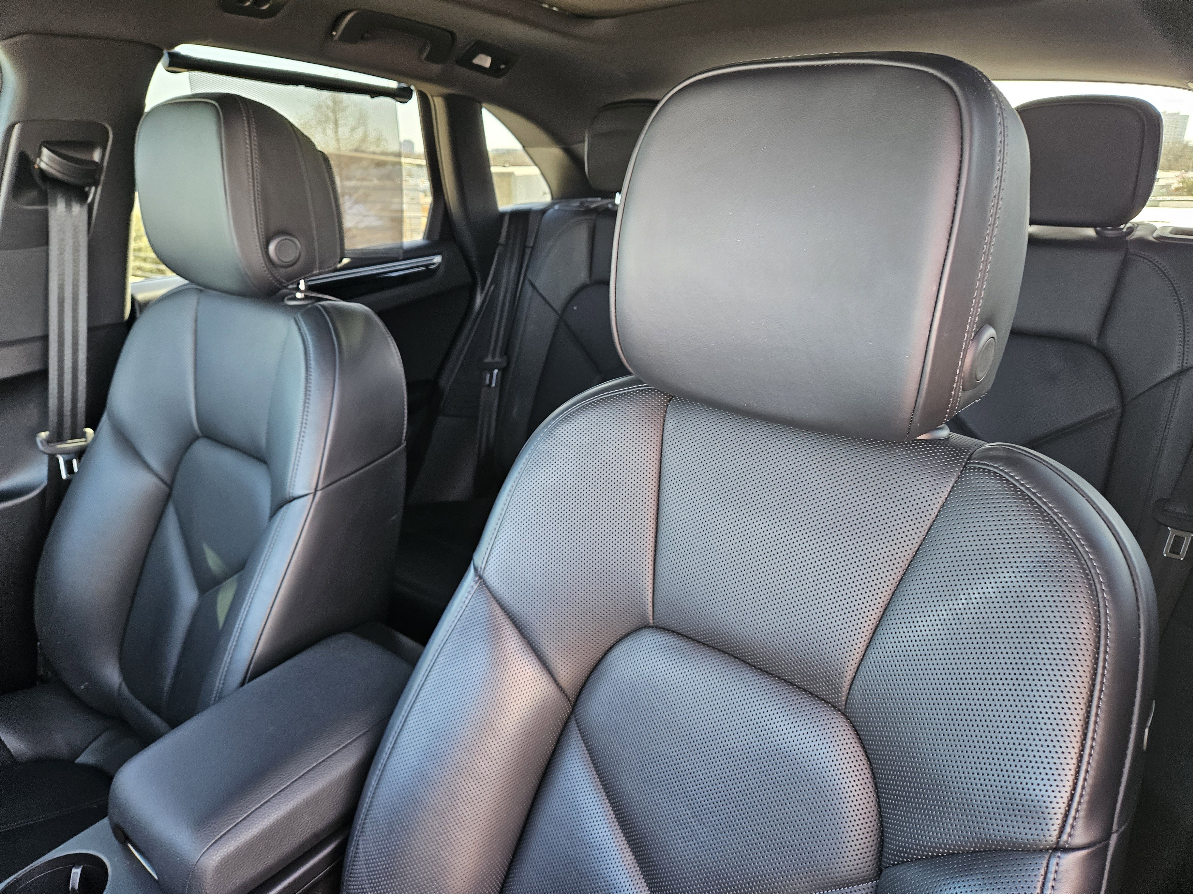 Certified 2021 Porsche Macan image 6