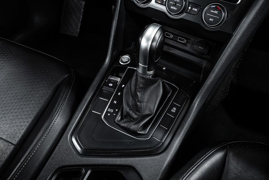 Used 2018 Volkswagen Tiguan SEL image 25