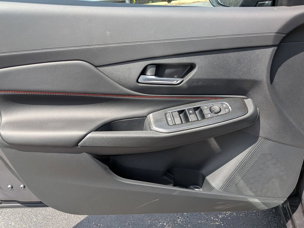 New 2026 Nissan Sentra SR FWD image 9