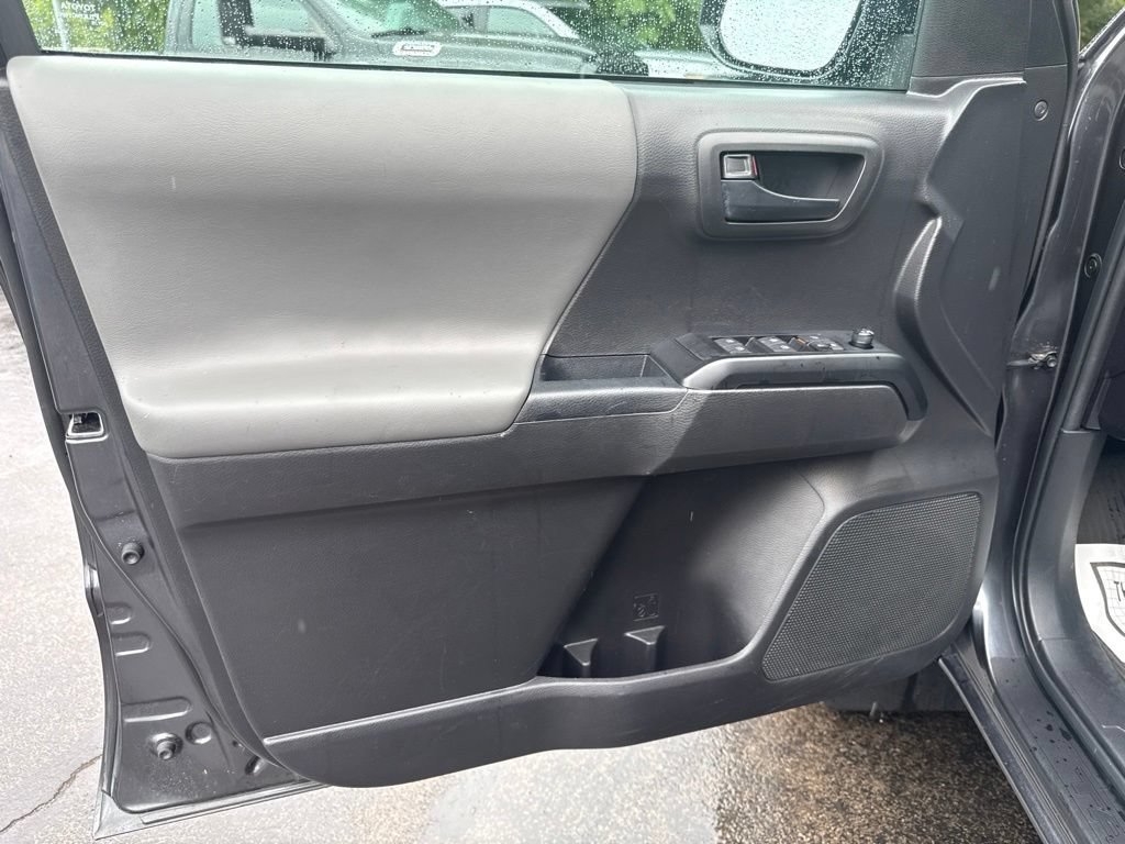 Used 2023 Toyota Tacoma SR AWD/4WD image 19