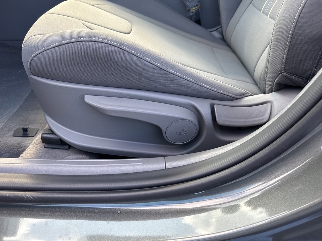 New 2025 Hyundai Elantra SEL image 14