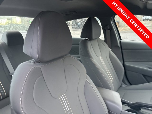 Certified 2025 Hyundai Elantra Sport image 28
