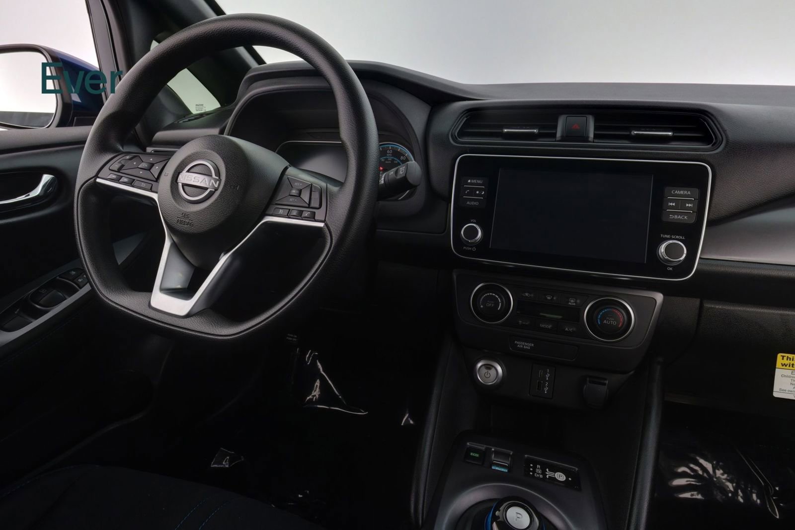 Used 2025 Nissan Leaf S FWD image 25