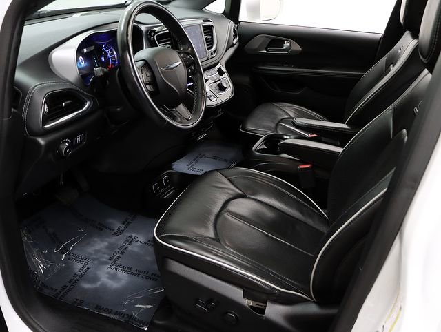 Used 2019 Chrysler Pacifica Limited w/ Advanced Safetytec Group image 11