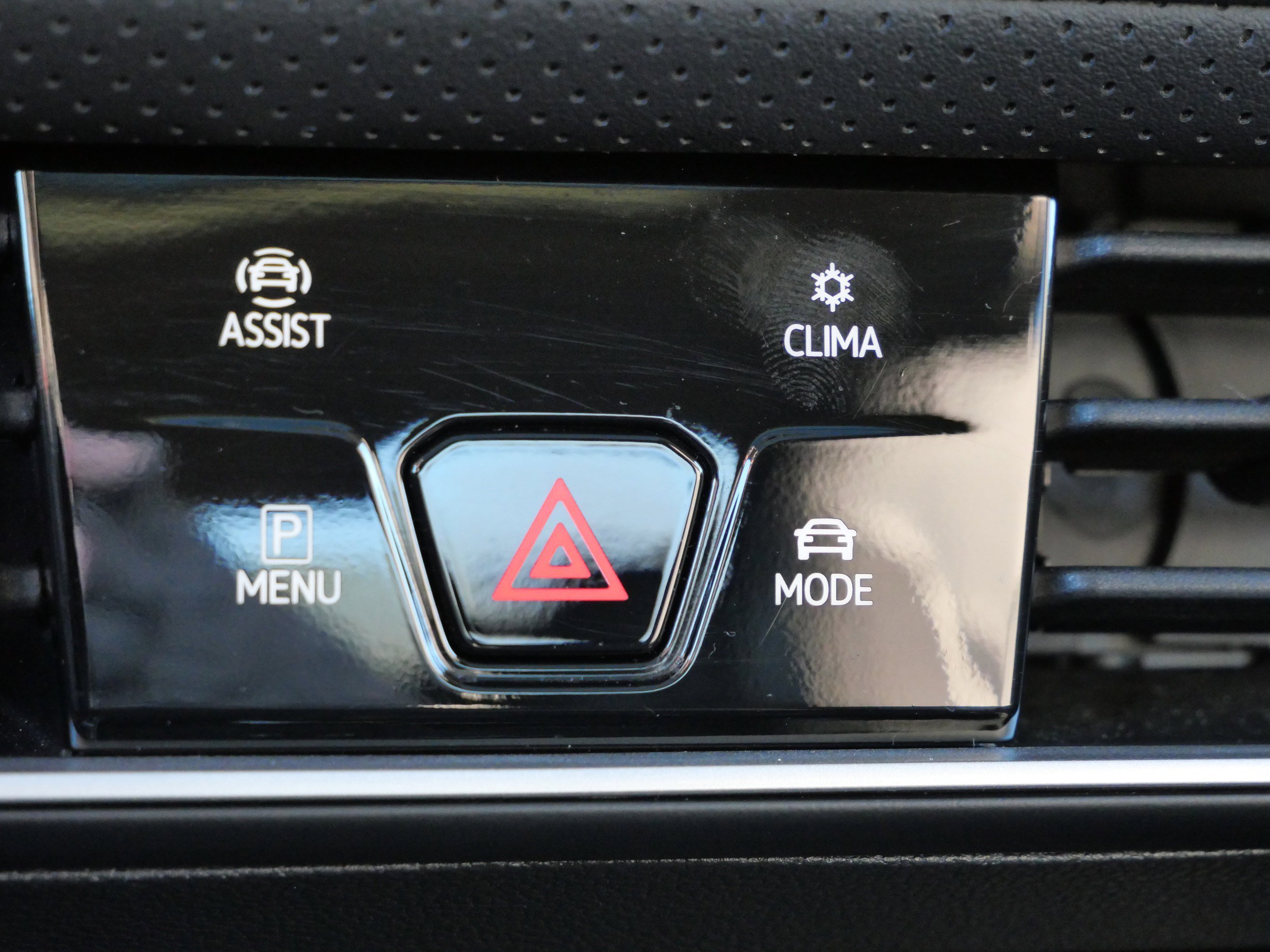 Certified 2025 Volkswagen Atlas SEL Premium R-Line image 29