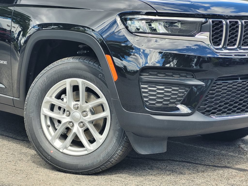 New 2026 Jeep Grand Cherokee Laredo X AWD/4WD image 2