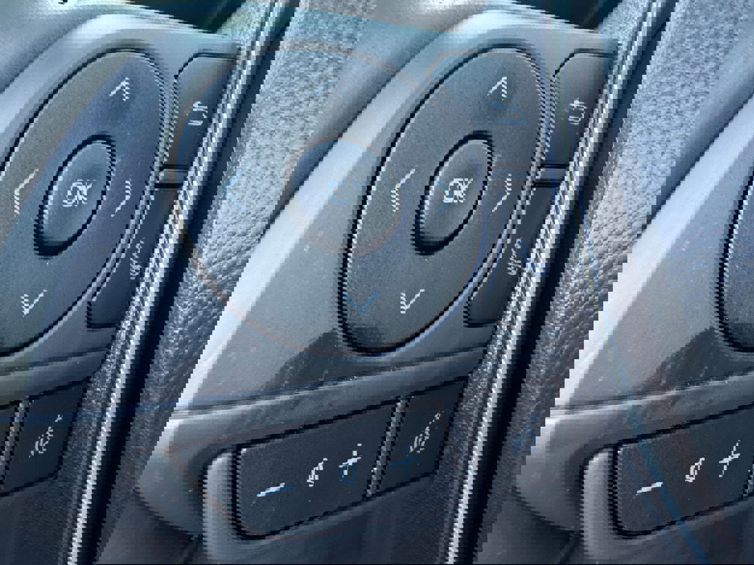 Used 2025 Toyota Corolla Cross AWD Hybrid image 23