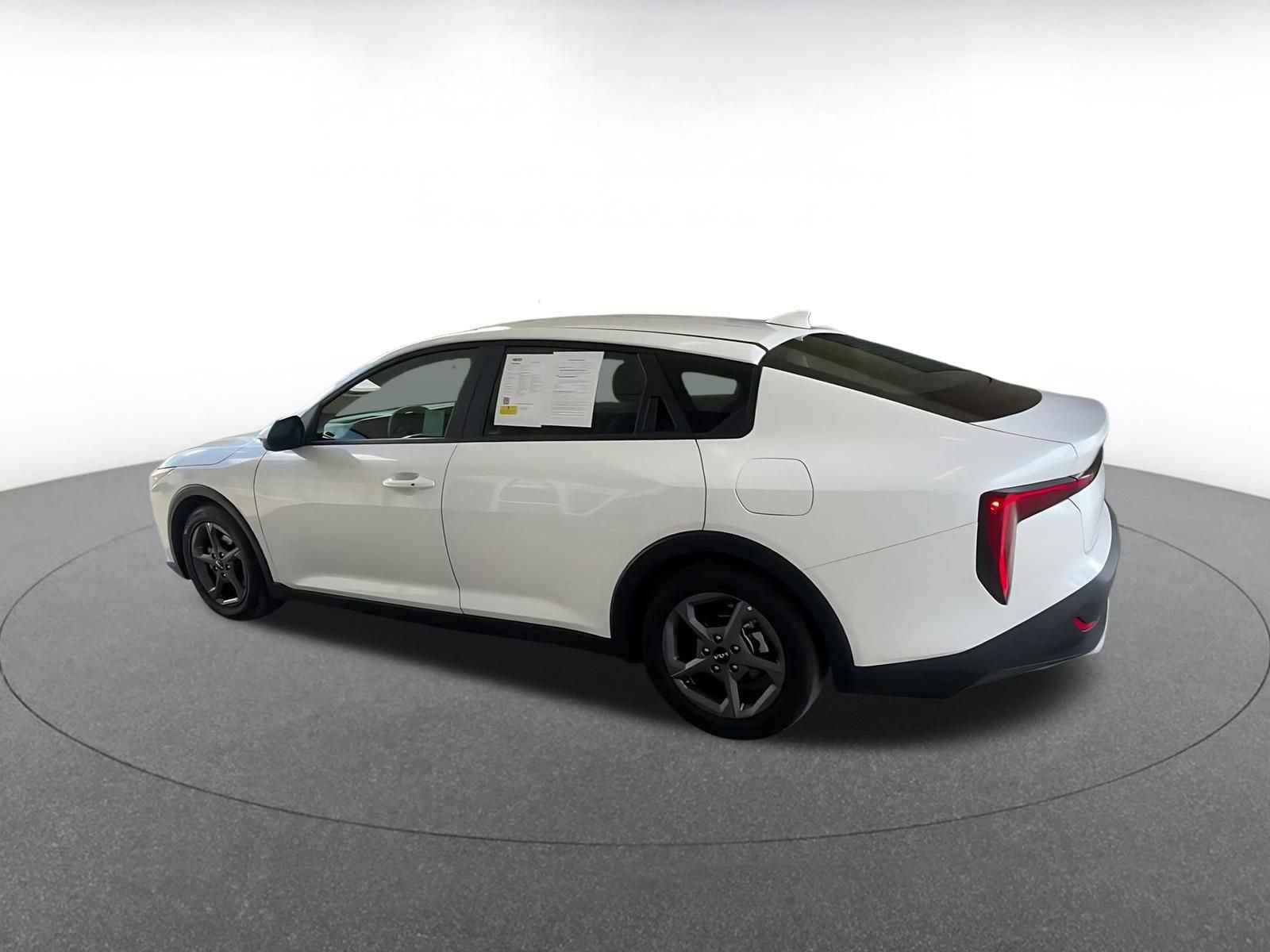 Used 2025 Kia K4 LXS image 10