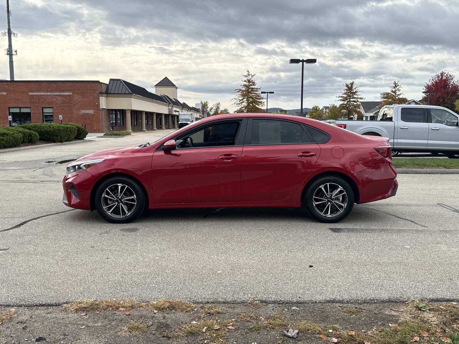 Used 2022 Kia Forte LXS image 8