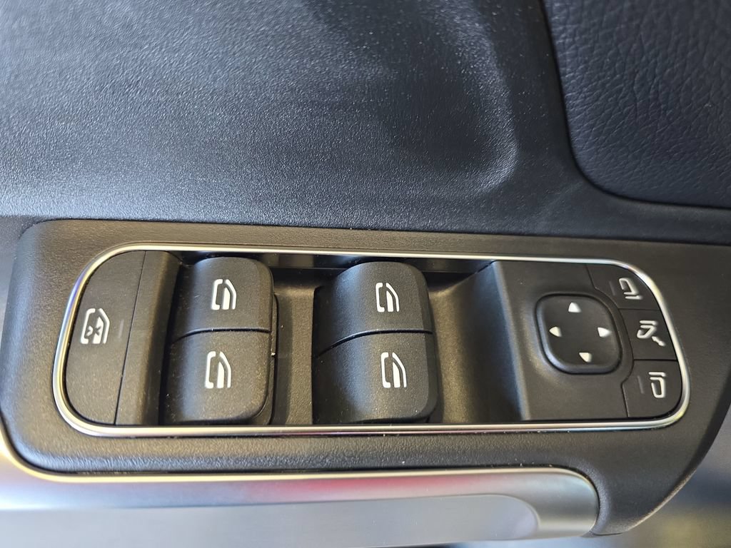 Certified 2026 Mercedes-Benz GLB 250 image 29