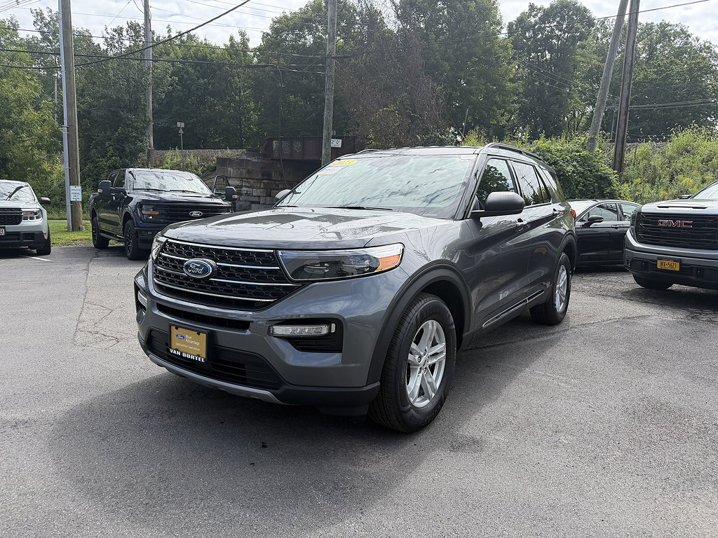 Certified 2023 Ford Explorer XLT w/ Equipment Group 202A AWD/4WD image 8