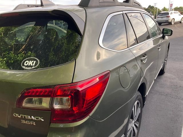 Used 2018 Subaru Outback 3.6R Limited AWD/4WD image 5