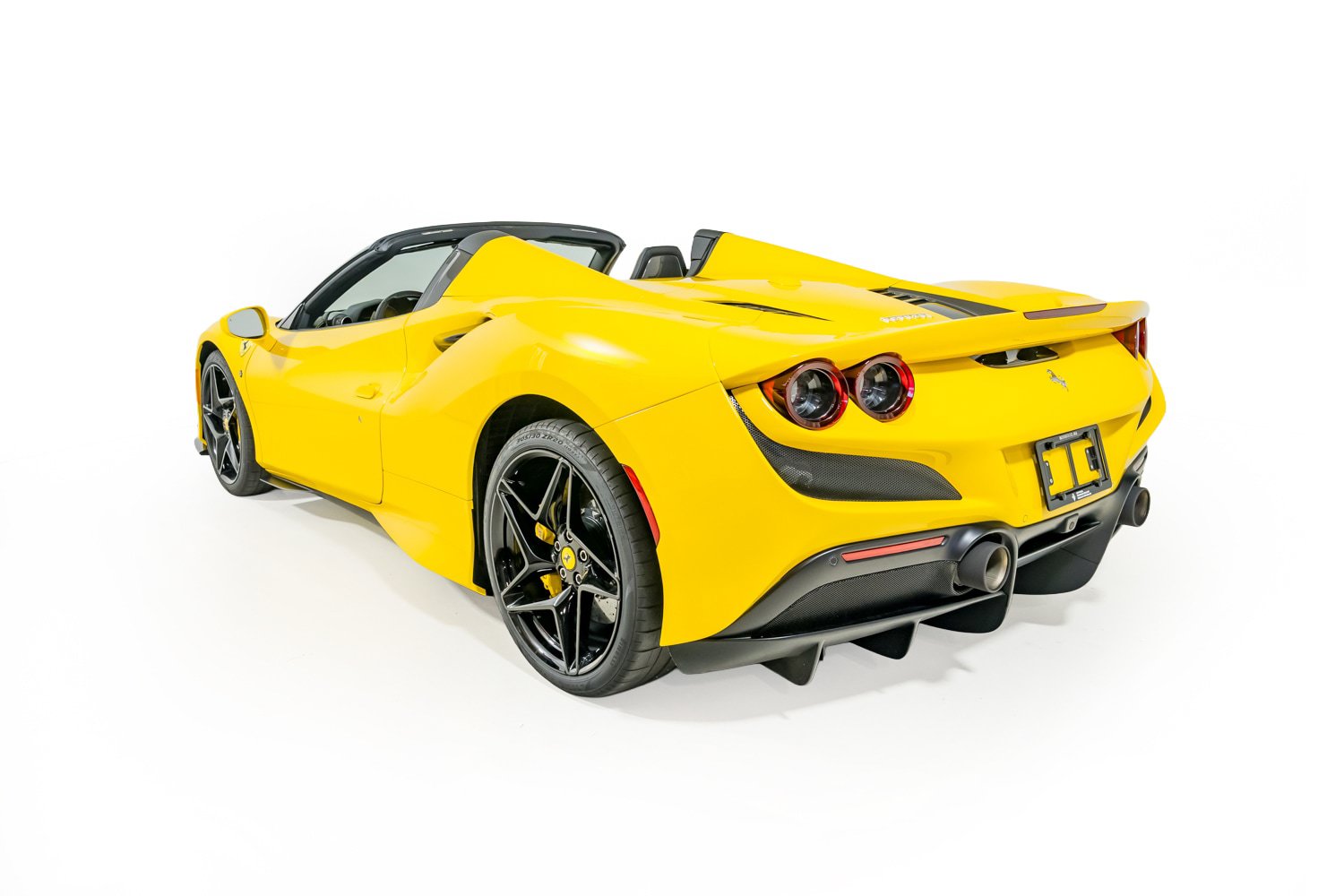 Used 2022 Ferrari F8 Tributo RWD image 16
