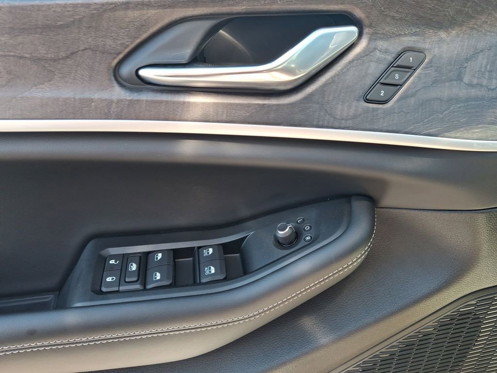 New 2025 Jeep Grand Cherokee Limited w/ Black Appearance Package image 28