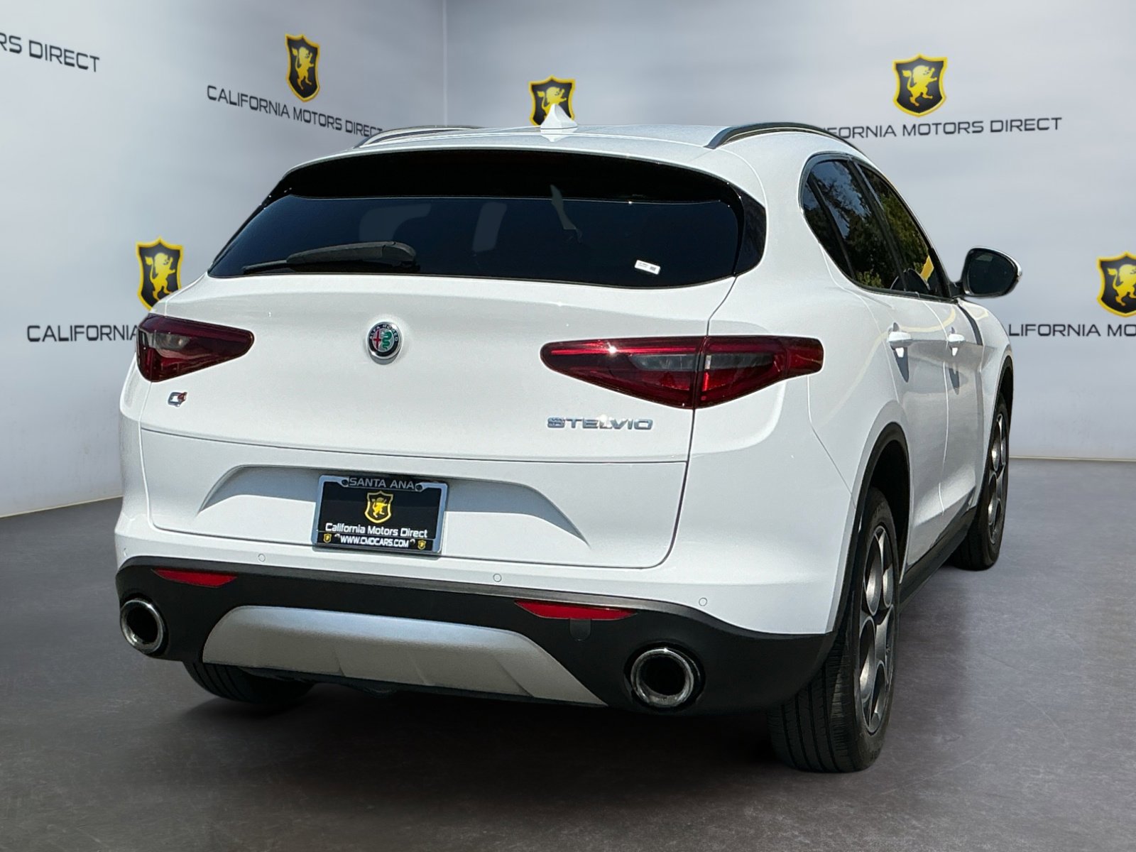 Used 2018 Alfa Romeo Stelvio AWD image 5