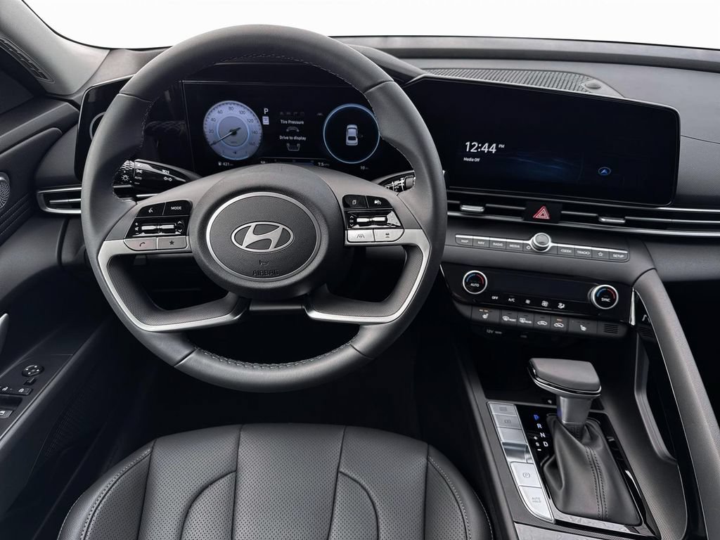 New 2026 Hyundai Elantra Limited FWD image 17