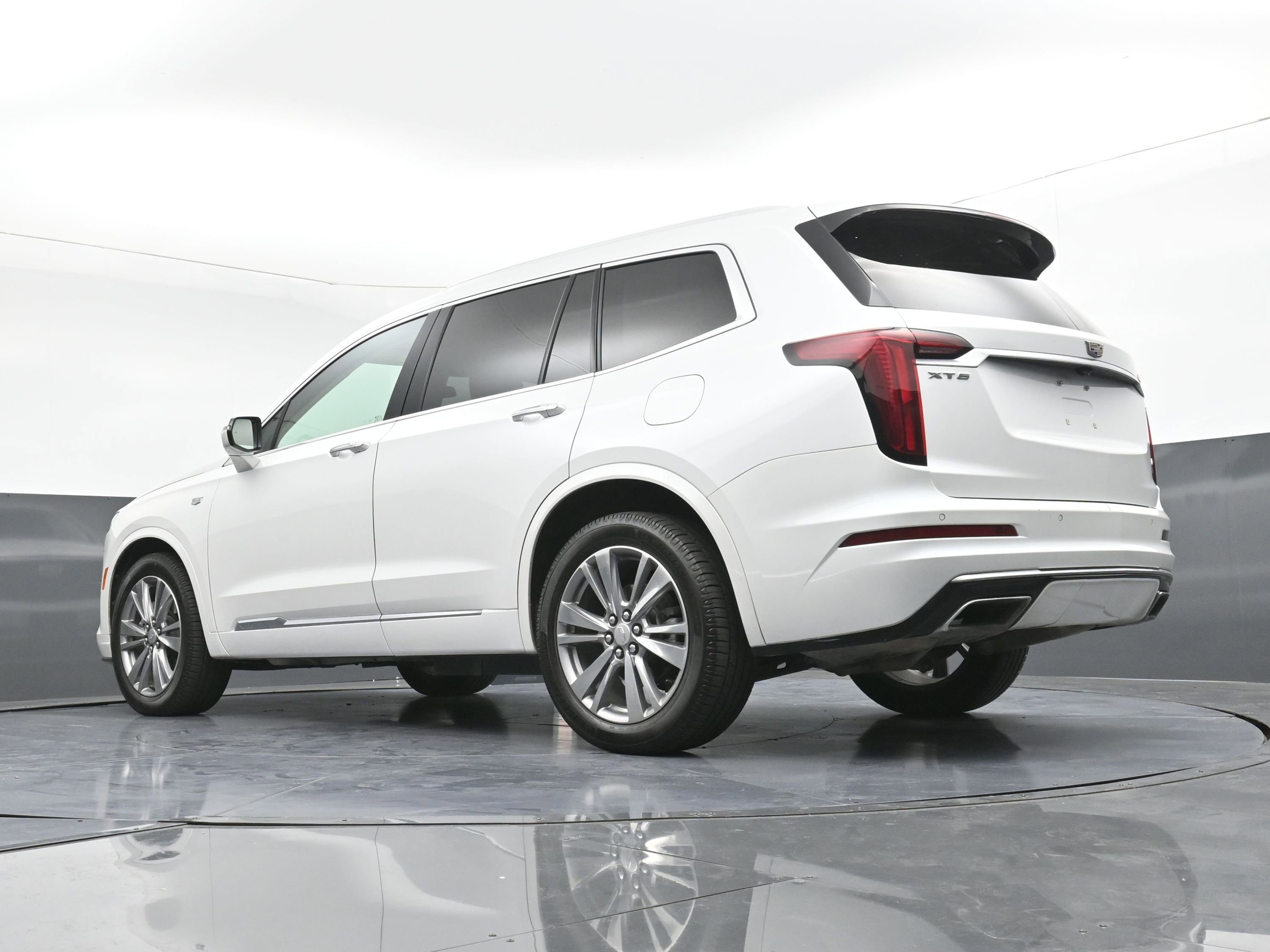 Used 2023 Cadillac XT6 Premium Luxury image 34