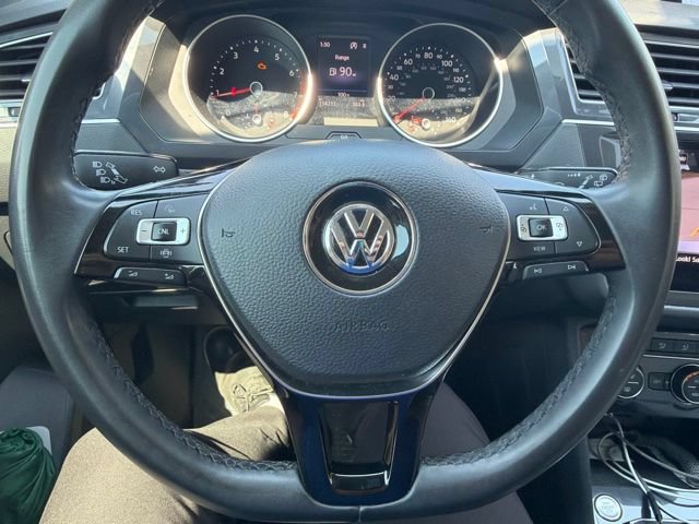 Used 2020 Volkswagen Tiguan SE w/ 3rd Row Seat Package AWD/4WD image 12