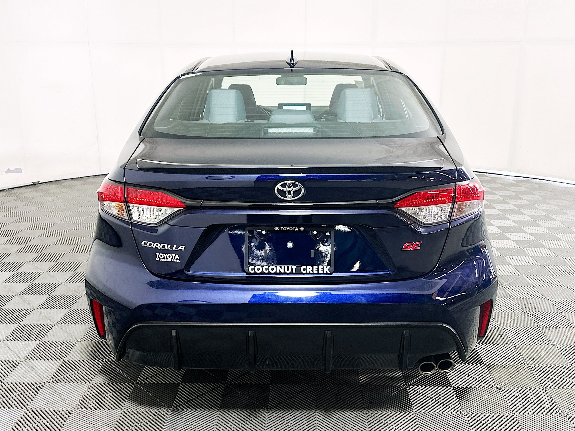 Used 2025 Toyota Corolla SE FWD image 4