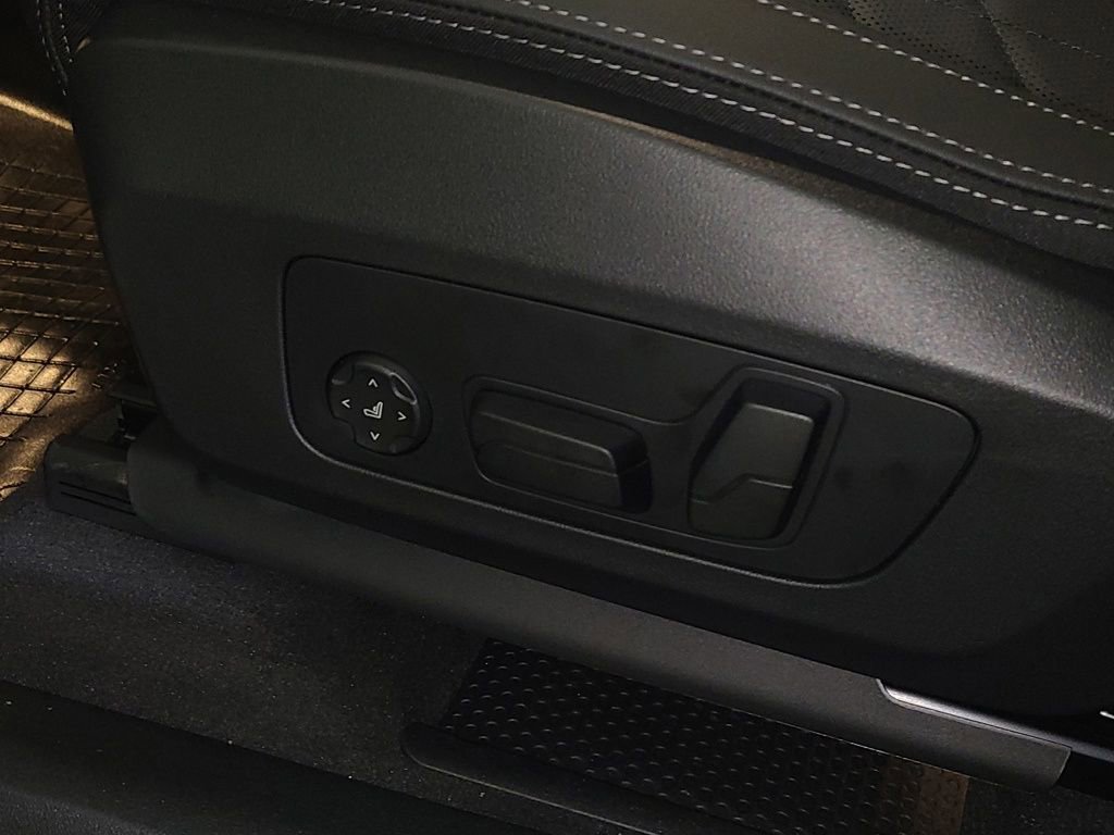 New 2025 BMW X1 xDrive28i w/ Premium Package image 13