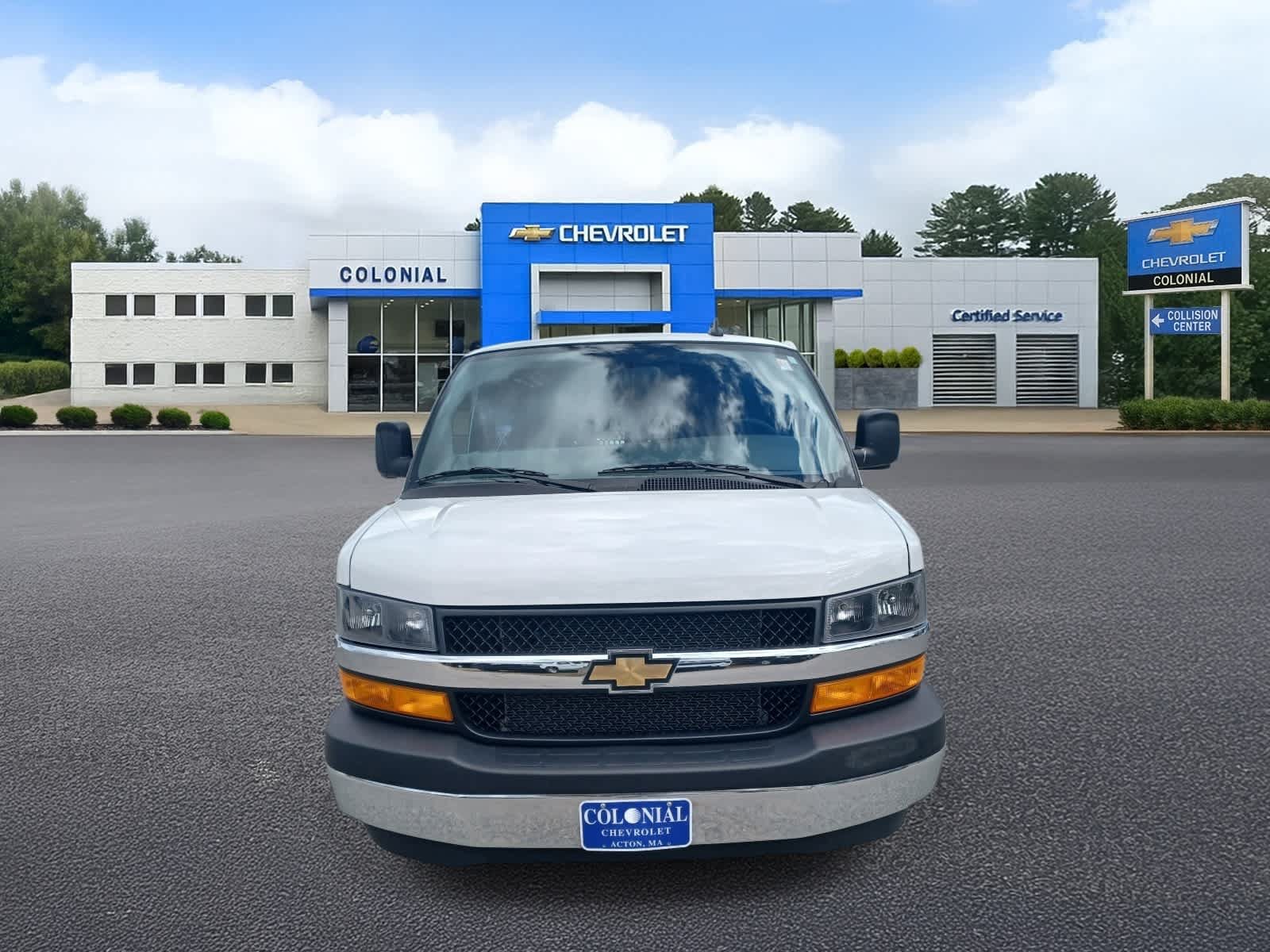 Used 2025 Chevrolet Express 2500 w/ Driver Convenience Package RWD image 16