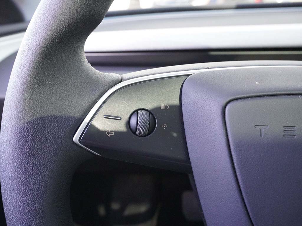 Used 2025 Tesla Model 3 Long Range RWD image 39