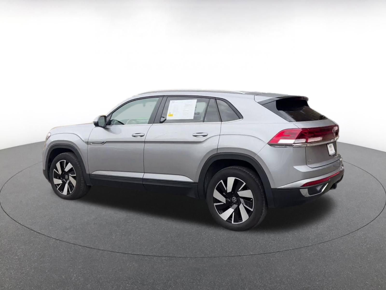 Used 2025 Volkswagen Atlas Cross Sport SE image 10