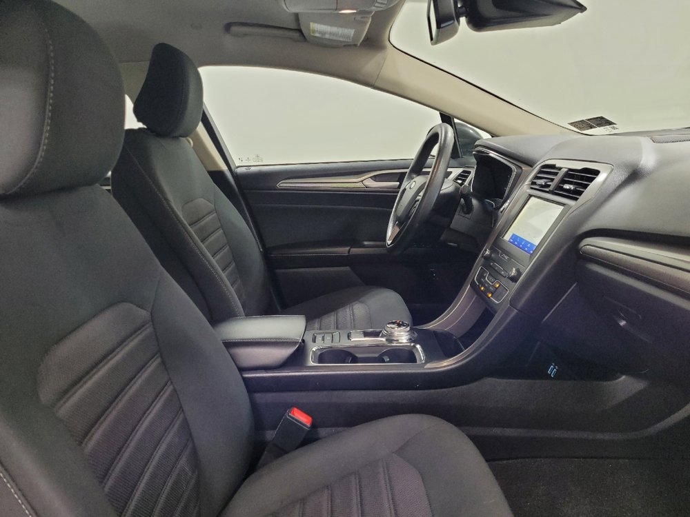 Used 2020 Ford Fusion SE image 21